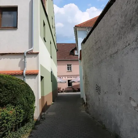 Ostrov Apart * Ostrov (Karlovy Vary)