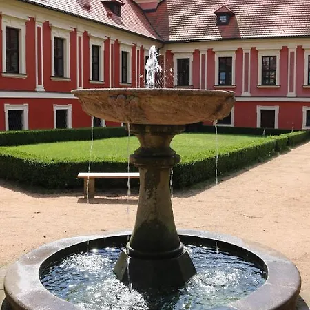 Ostrov Apart * Ostrov (Karlovy Vary)
